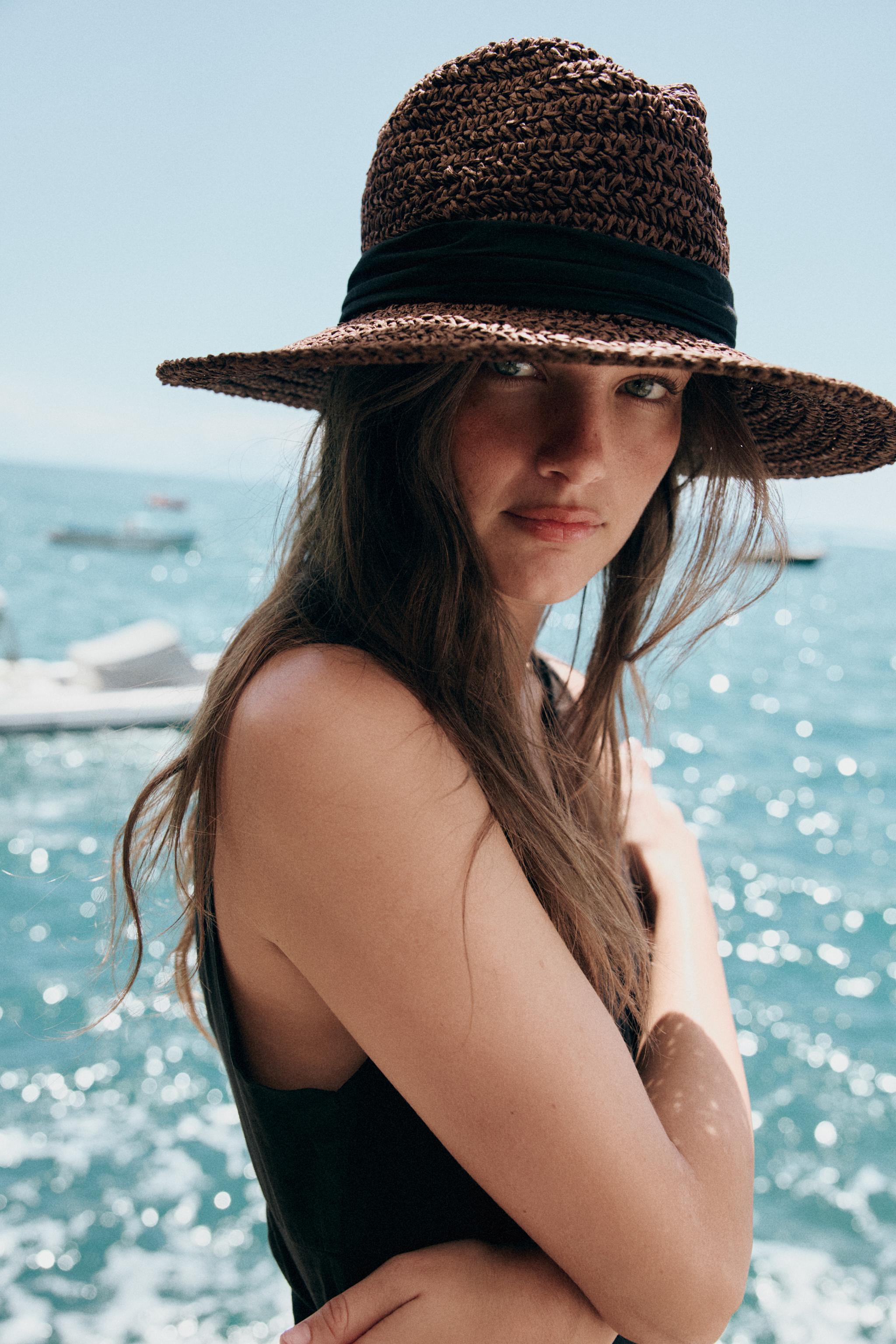 CONTRAST BAND HAT